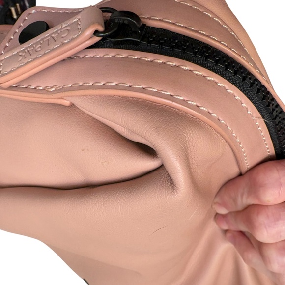 Calpak pink cosmetic bag - Picture 4 of 9